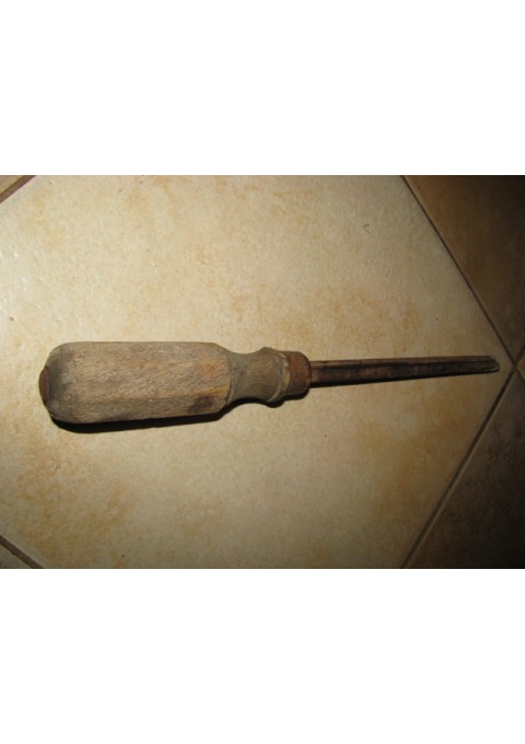 Įrankis antikvarinis pagamintas iš durtuvo. Kaina 8