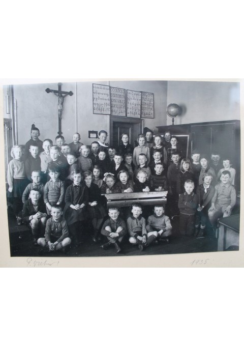 Mokiniai, 1935 m. Vokietija. Kaina 8