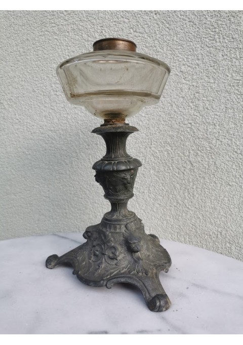 Žibalinės lempos stovas antikvarinis. Kaina 26