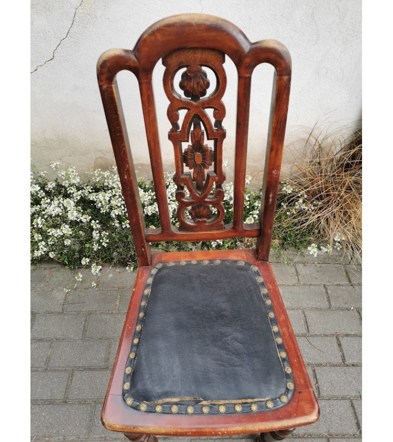 Kėdės antikvarinės, drožinėtos. 5 vnt. Kaina po 28