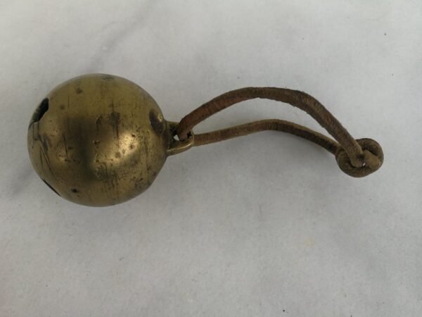 Žvangulis antikvarinis. Kaina 26