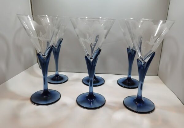 Taurės stilingos stiklinės. 6 vnt. Kaina 67