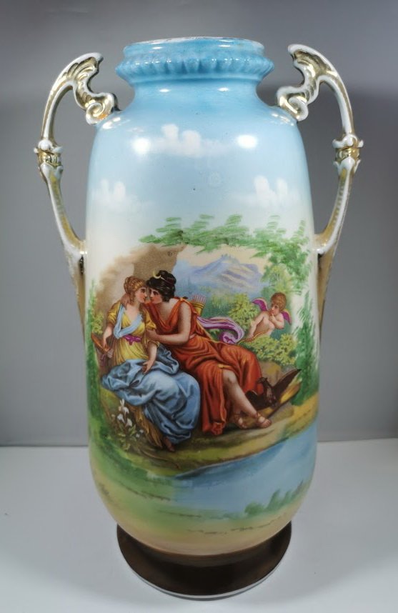 Vaza antikvarinė, porceliano. XX a. pirma pusė. Kaina 168