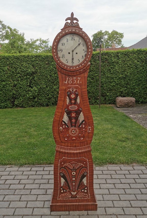 Laikrodis pastatomas, antikvarinis, su svarmenimis, 1837 m. Kaina 215