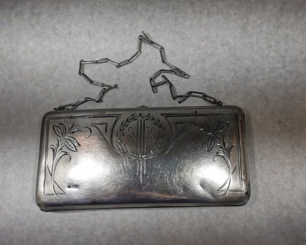 Rankinukas, delninė, delninukė sidabrinė tarpukario, piniginė, kosmetinė antikvarinė. Praba 875. Svoris 284 gr. Kaina 937
