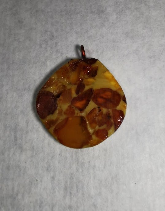 Pakabukas gintarinis. 1972 m. Kaina 21