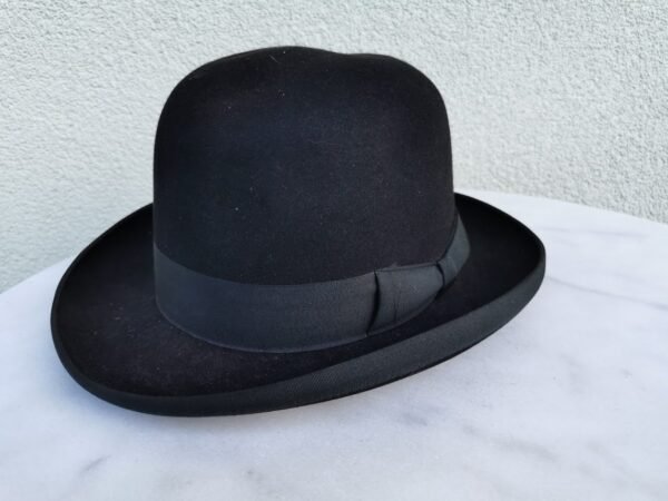 Skrybėlė antikvarinė Gloria Excellent. Kaina 107