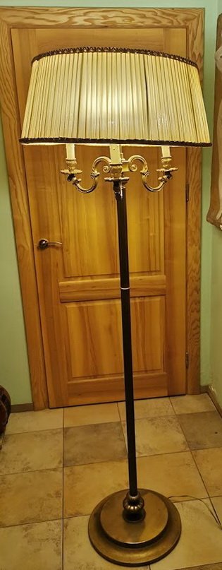 Toršeras bronzinis, antikvarinis 6 lempų, 3 švietimo pozicijų. Sunkus ir stabilus. Kaina 178