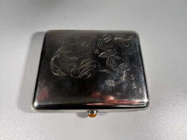 Porcigaras sidabrinis, antikvarinis. Praba 875 galvutė. Kaina 357.