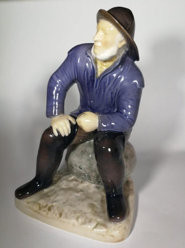 Statulėlė porcelianinė Žvejys, Žvejas B&G Copenhagen Porcelain. Made in Denmark. Kaina 68