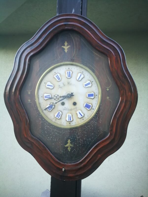 Laikrodis antikvarinis, apie 1890 m, pakabinamas, sieninis. Kaina 157