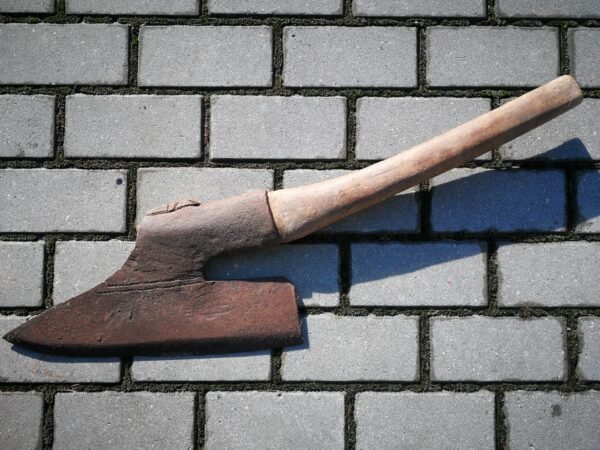 Kirvis, skliutas su rankena didžiulis antikvarinis. XIX a. Kaina 187