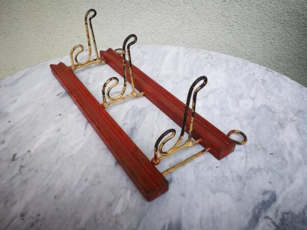 Kabykla antikvarinė. Kaina 17