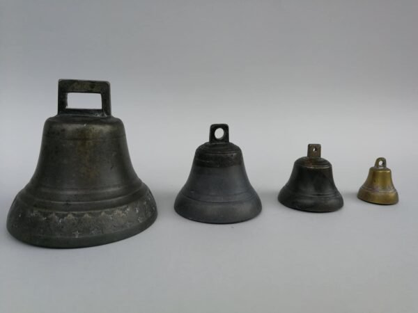 Varpeliai antikvariniai. LIKO TIK MAŽIAUSIAS. Kaina 6