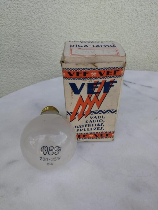 Lemputė antikvarinė,, Valsts Elektrotehniska Fabrika VEF light bulb. Šviečianti. Rasta Kaune. Kaina 28
