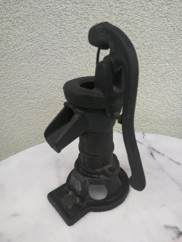 Hidranto modelis špižinis (ketaus). Kaina 22