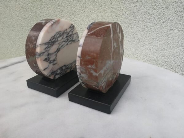 Knygų laikikliai antikvariniai, Art Deco stiliaus, akmeniniai. 2 vnt. Kaina 52 už abu.