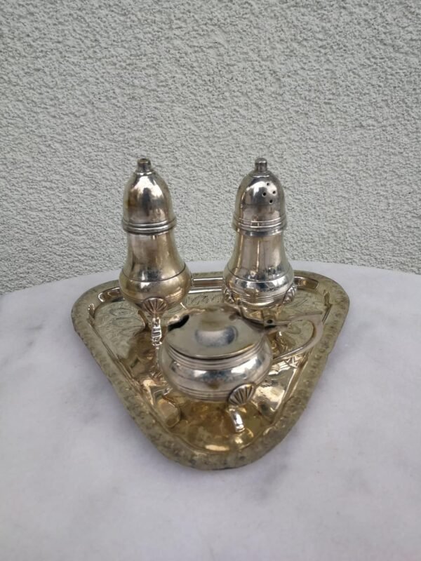 Prieskoninių rinkinys antikvarinis. Kaina 52