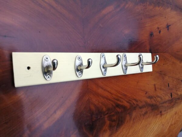 Kabykla tvirta. Kaina 12