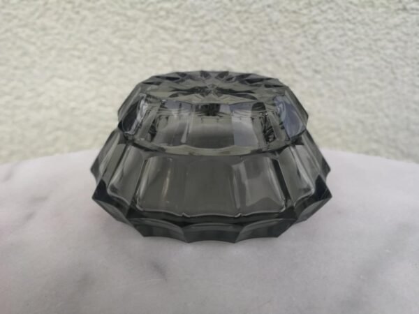 Dėžutė Art Deco stiliaus krištolinė, antikvarinė. Kaina 28