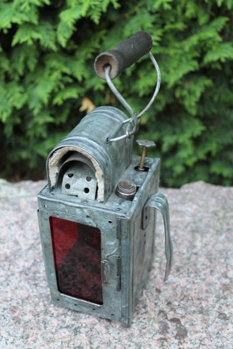 Nesiojamas sviestuvas. Antikvarinis. Kaina 52 Eur.