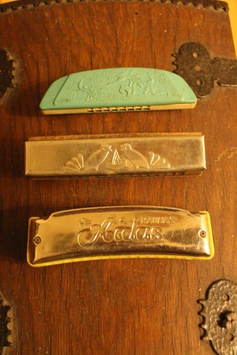 Lietuvisku armonikeliu rinkinys. LIKO TIK VIRŠUTINĖ. Kaina 5