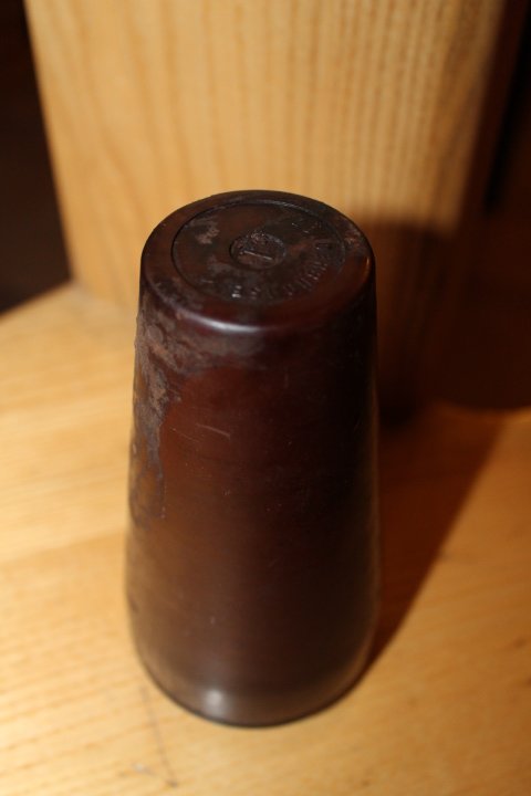 Artilerijos sprogdiklio (detonatoriaus) konteineris Zunderbushe 1. Tuscias. Kaina 21 Eur.