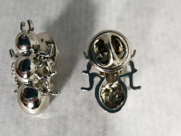 Auskarai vintažiniai Vabalai. Kaina 12