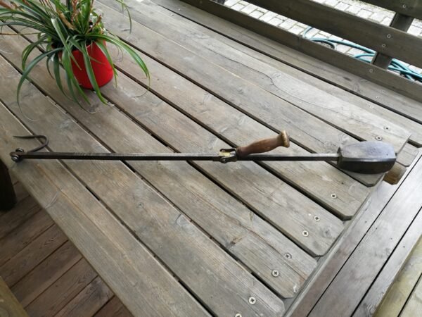 Bezmėnas antikvarinis didelis. Kaina 42