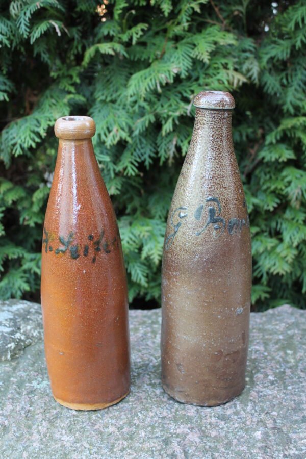 Buteliai antikvariniai bravoro moliniai buteliai. LIKO TIK PIRMAS. Kaina 12