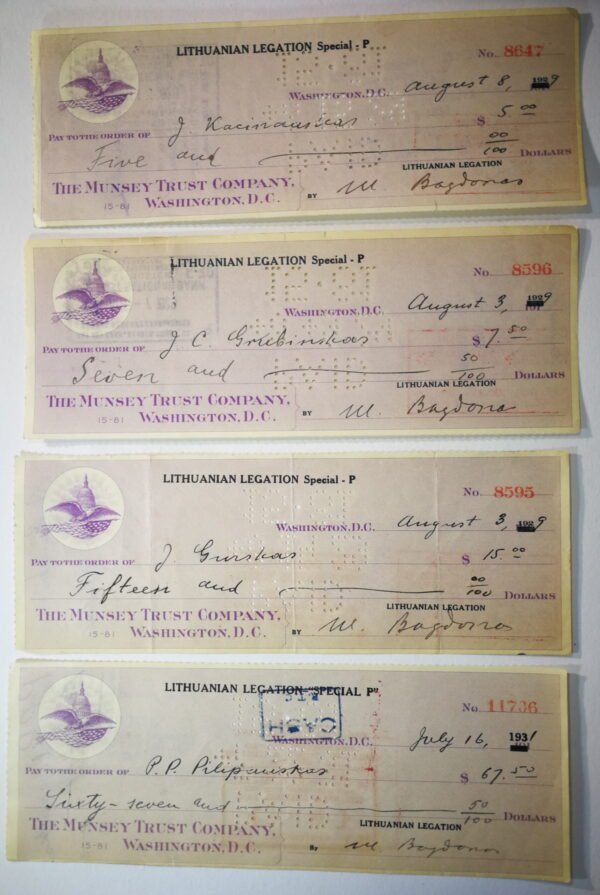 Vekseliai, čekiai, išduoti tarpukariu, Lietuvos pasiuntinybės Vašingtone. 4 vnt. Dydis: 21 x 8 cm. Kaina po 8