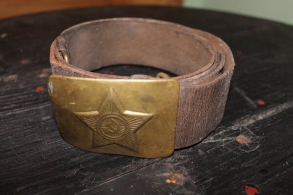 Sagtis su diržu taybiniai, sovietinių laikų. Viskas originalu, nevalyta ir nešveista. Kaina 16