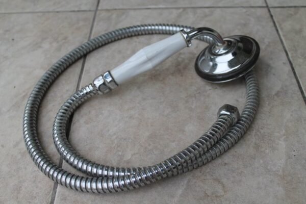 Keraminis dusas. Kaina 18 Eur.