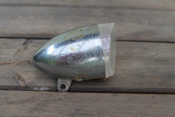 Antikvarinis dviracio zibintas. Kaina 11 Eur.