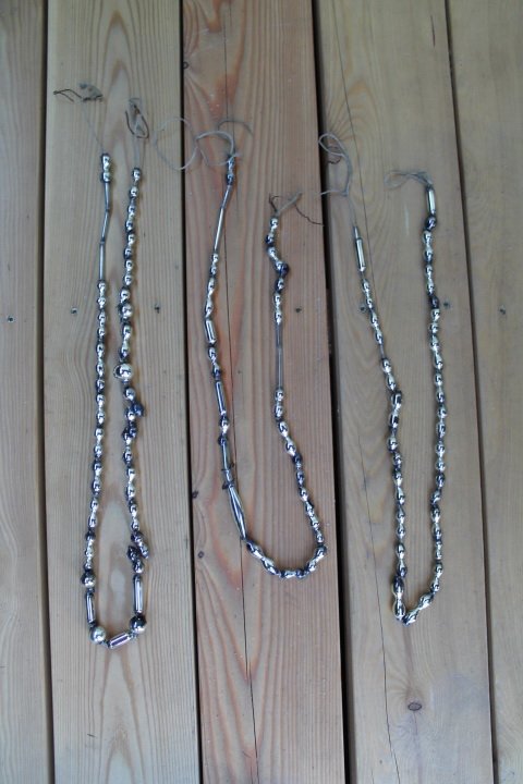 Girlianda eglutės stiklinė, antikvarinė. LIKO tik pirma. Kaina  22 Eur.