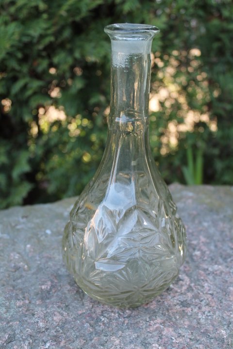 Senovinis grafinas. Kaina 16 Eur.