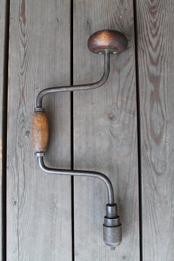 Antikvarinis graztas. Kaina 23