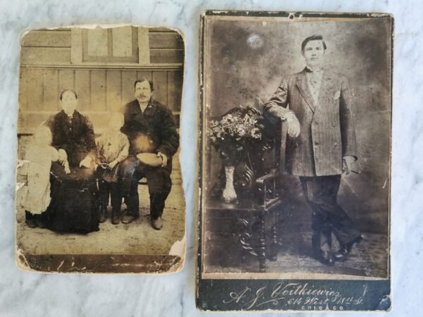 Nuotraukos kartonažinės, antikvarinės. Kaino 6 už abi.