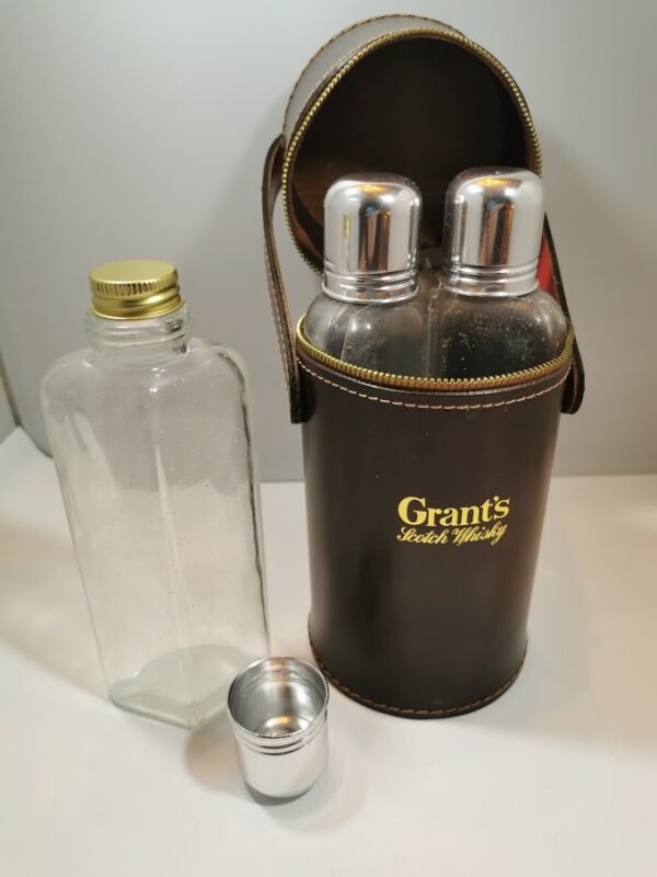 Viskio slėptuvė vintažinė. Grant's Scotch Whisky. Real Hide. Made in United Kingdom. Kaina 37