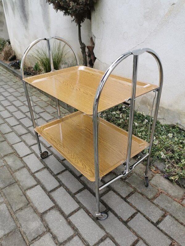 Servantas su ratukais, išskleidžiamas, vintažinis. Vokietija. Kaina 77