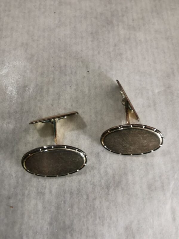 Sąsagos marškinių antikvarinės. Kaina 12