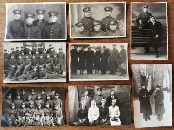 Nuotraukos Lietuvos tarpukario kariškių. LIKO TIK APATINĖJE EILĖJE trečia ir ketvirta. Kaina po 5