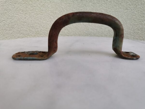 Rankena kaltinė, vientiso metalo, antikvarinė. Kaina 8