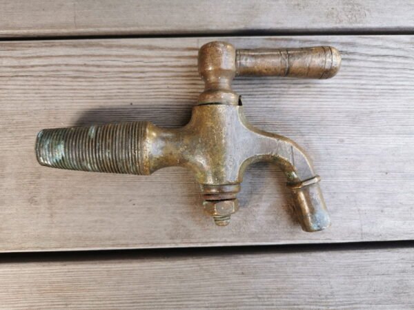 Čiaupas, kranas antikvarinis, bronzinis. Veikiantis. Kaina 23