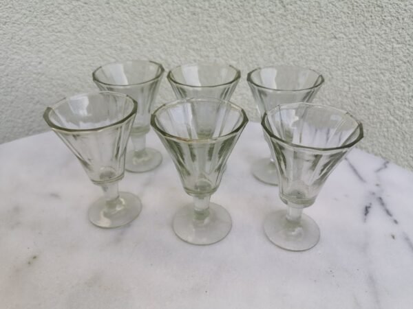 Stikliukai, taurelės ankstyvo pokario. LIKO 5 vnt. Kaina po 8