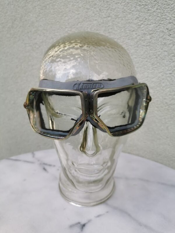 Akiniai nenaudoti tarybinių laikų motociklininko ar pan. 3 vnt. Kaina po 28