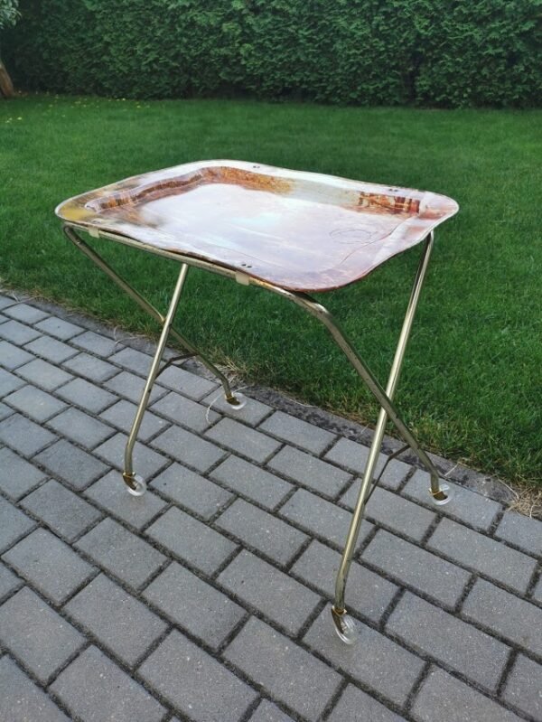 Staliukas - padėklas, sudedamas, nuimamas, skardinis, lengvas, nedidelis. Kaina 18