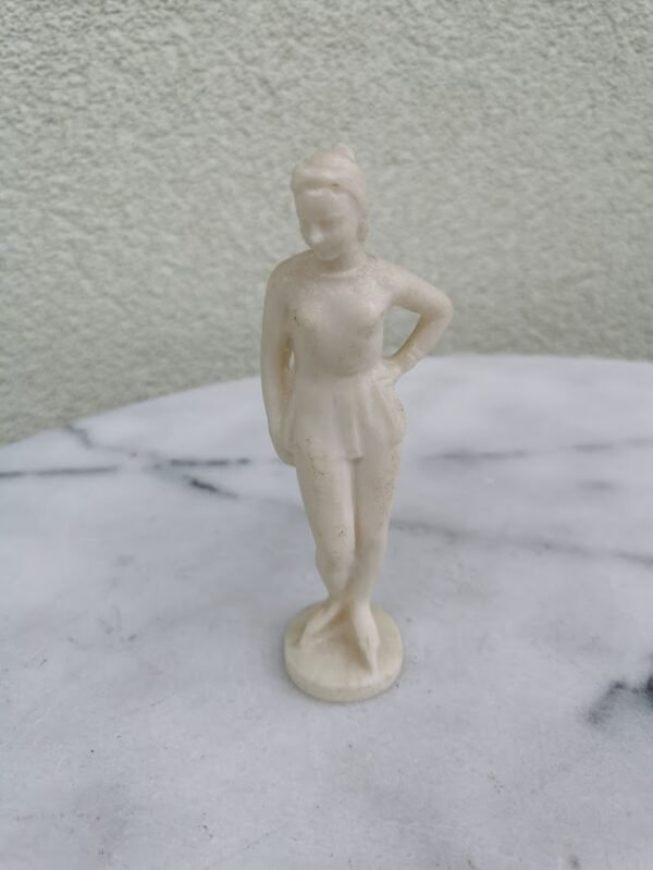 Statulėlė čiuožėjos tarybinė. Kaina 13