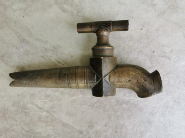 Čiaupas, kranas bačkų stambus antikvarinis, bronzinis. Veikiantis. Kaina 56
