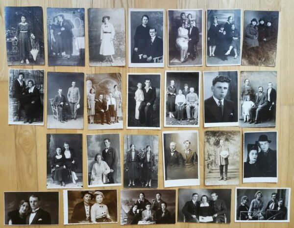 Nuotraukos tarpukario Lietuvos įvairios. PARDUOTA: horizontaliai 1-oje eilėje 2, 3, 5, 6 nuotraukos, 3 eilėje antra, 4-oje eilėje 3 nuotrauka. Kaina po 2